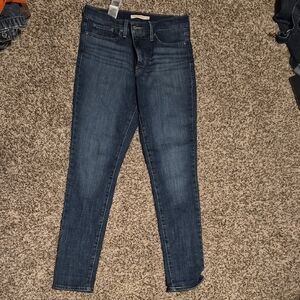 Levis Skinny Women's Jeans